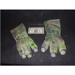 ALIEN DEMON CREATURE WEARABLE GLOVE HANDS USED IN ARIANA GRANDE VIDEO 5