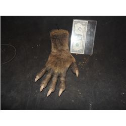 HOWLING THE WEREWOLF HAND SCREEN USED