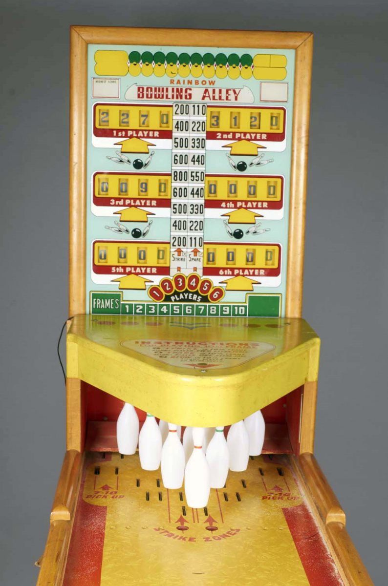10 ¢ Rainbow Bowling Alley 6 Player Arcade Game