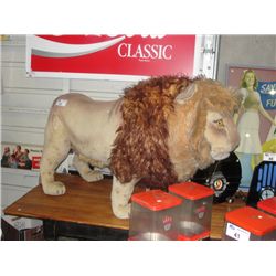 LIFE SIZE STIEFF GERMANY STUFFED LION