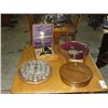 Image 1 : GROUP LOT OF RELIGIOUS ITEMS; CROSSES, COMMUNION SET, ETC