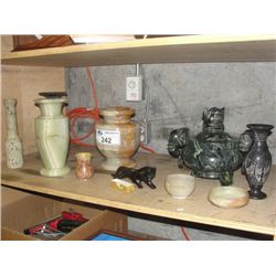 GROUP LOT OF ASSORTED ONYX, MARBLE AND STONE COLLECTABLES; VASES, BOWLS, ETC