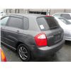 Image 2 : 2005 KIA SPECTRA 5 HATCHBACK VIN# KNAFE161255147350