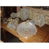 Image 1 : GROUP LOT OF 6 CRYSTAL AND BRASS LIGHT FIXTURES AND CHANDELIERS