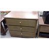 Image 2 : 3 Drawer Dresser & Night Stand