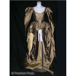 Three Musketeers Queen (Juno Temple) Movie Costumes