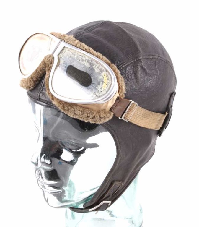 WWI Leather Flight Helmet & Goggles The lot featur