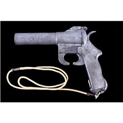WWII US Navy Signal Pyrotechnic Flare Gun This is
