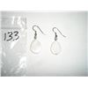 Image 1 : VINTAGE OLD EARRINGS *MOTHER OF PEARL* WITH BEAUTIFUL FEATHER CUT DESIGN!! EARRINGS CAME OUT OF SAFE