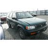 Image 3 : 96 Nissan Pathfinder 4 Dr  4WD SUV - LS - DRIVE