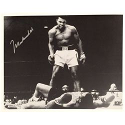 Muhammed Ali original signed B/W 8x10 photograph
