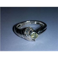2.640g Ring of Peridot and CZ Sterling 925 Silver