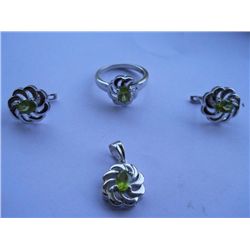 Set of Ring,Earring And Pendant, Stone: Peridot, Weight : 11.270g, Made In 925 Silver