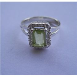 2.620g  Ring of Peridot Made in 925 Silver