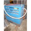 Image 2 : 3000 Lb Raymond Electric Stand Up Lift Truck