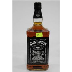 1.14 BOTTLE OF JACK DANIELS WHISKEY 40%
