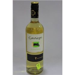 750ML BOTTLE OF GATONEGRO SAUVIGNON BLANC 2010