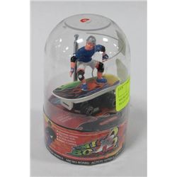 4 MINI REMOTE CONTROL SKATEBOARDERS