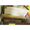 Image 1 : BOX OF ESTATE FRAMED PICTURES