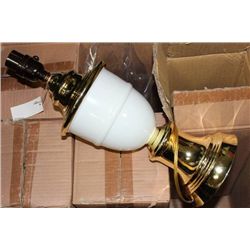 BOX W/ LAMPS NO SHADES