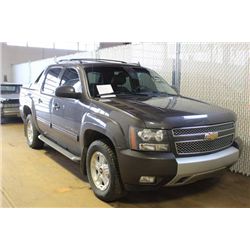2010 CHEVROLET AVALANCHE Z71 4X4 W/ 106,000 KMS