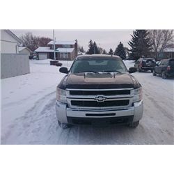 2010 CHEVROLET SILVERADO 2500HD LT W/ 106,000 KMS
