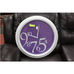 SHOWHOME WALL CLOCK