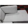 Image 2 : NEW WHITE 2 PC SECTIONAL