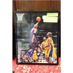 VINCE CARTER SIGNED 8 X 10 W/ COA RAPTORS