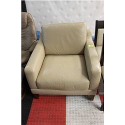 NATUZZI EDITION LEATHER CHAIR