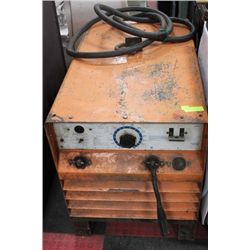 AIRCO 300 AMP DUAL RANGE WELDING MACHINE