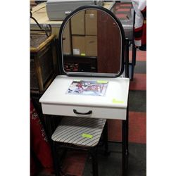 VINTAGE 1970'S GIRLS VANITY W / STOOL