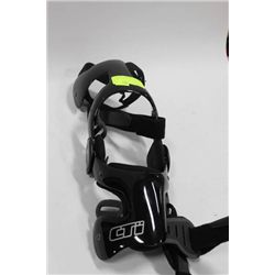 MEDICAL KNEE BRACE