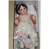 Image 1 : SARA FINE PORCELAIN BABYDOLL