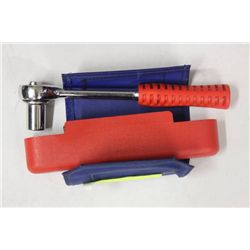 EMERGENCY GLOVE BOX SOCKET SET