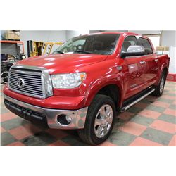 2011TOYOTA TUNDRA PLATINUM CREWMAX 4X4 W/ 104,000