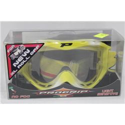 PAIR OF PRO GRIP FOG FREE RACING GOGGLES