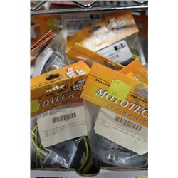 BOX OF FLUSH MOUNT LIGHTING ON CHOICE: SUZUKI