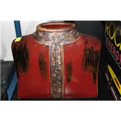 SHOWHOME DECORATIVE "CHEST" VASE