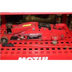 MOTOMASTER FLOOR JACK W/BAR