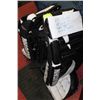 Image 1 : VAUGHN VELOCITY 35" GOALIE PADS
