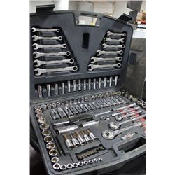 MASTERCRAFT SOCKET AND WRENCH SET