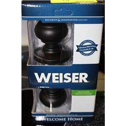 CASE OF 4 WEISER HALL AND CLOSET HANDLE SETS