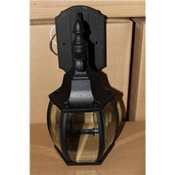 LARGE OUTDOOR LIGHT X8