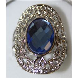 SILVER RING W/BRIGHT BLUE STONE