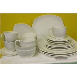 NEW 20 PC BONE CHINA DINNER SET