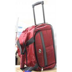 AMERICAN TOURISTER RED TRAVEL BAG