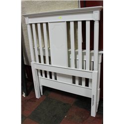 SHOWHOME WHITE SINGLE HEADBOARD W FOOTBOARD