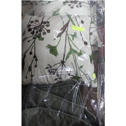 BAG OF SHOWHOME PILLOWS