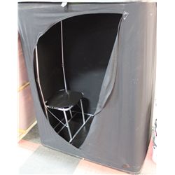 SMALL ICE FISHING HUT